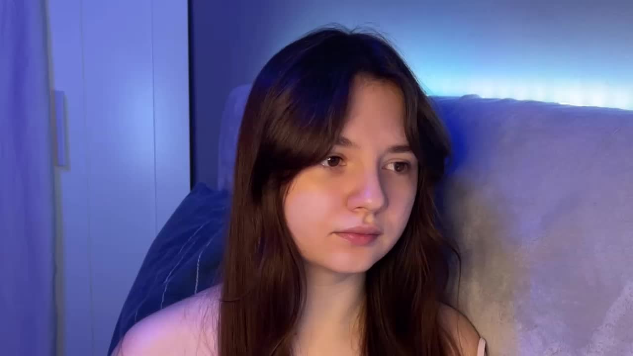 AlisaRichGold Cam Model Chat October 29, 2025