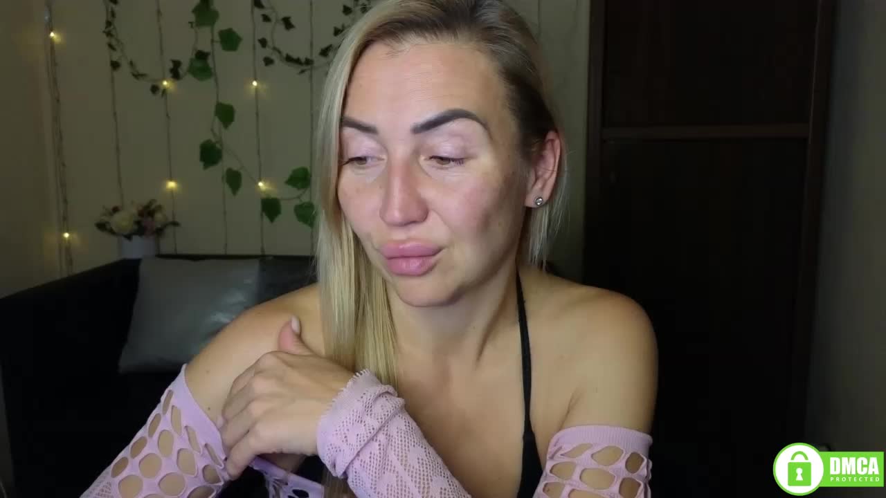 Jullyblondkiss Cam Model Chat October 29, 2025