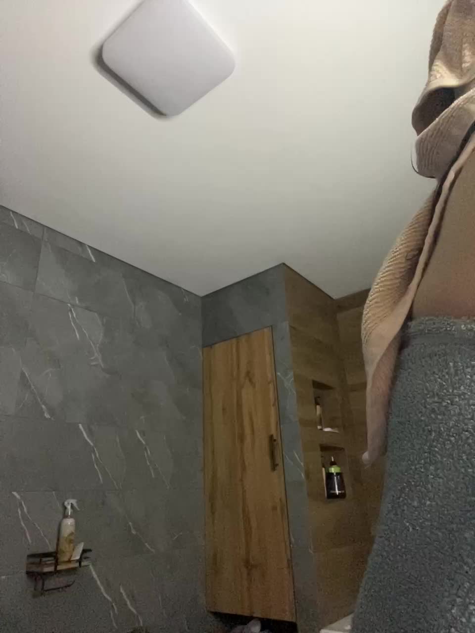 Potifays Cam Model Chat October 29, 2025