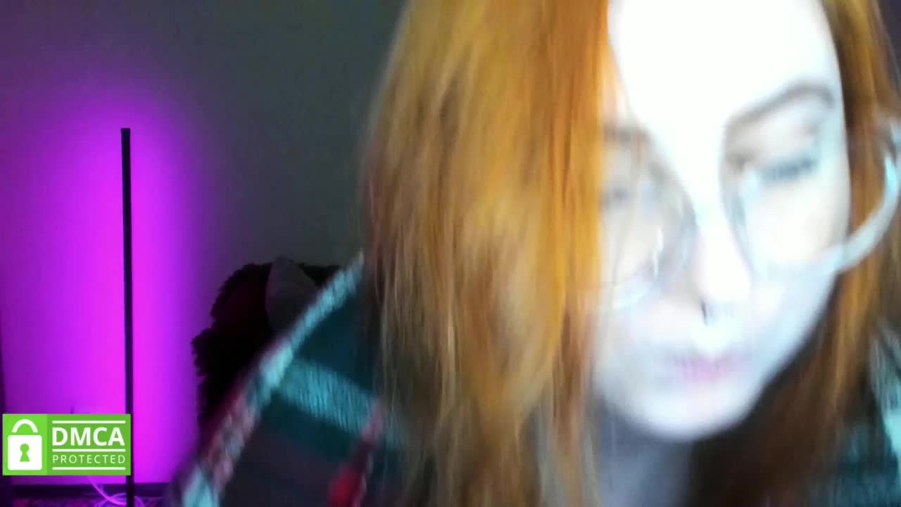 Aliciaredluv Cam Model Chat October 29, 2025