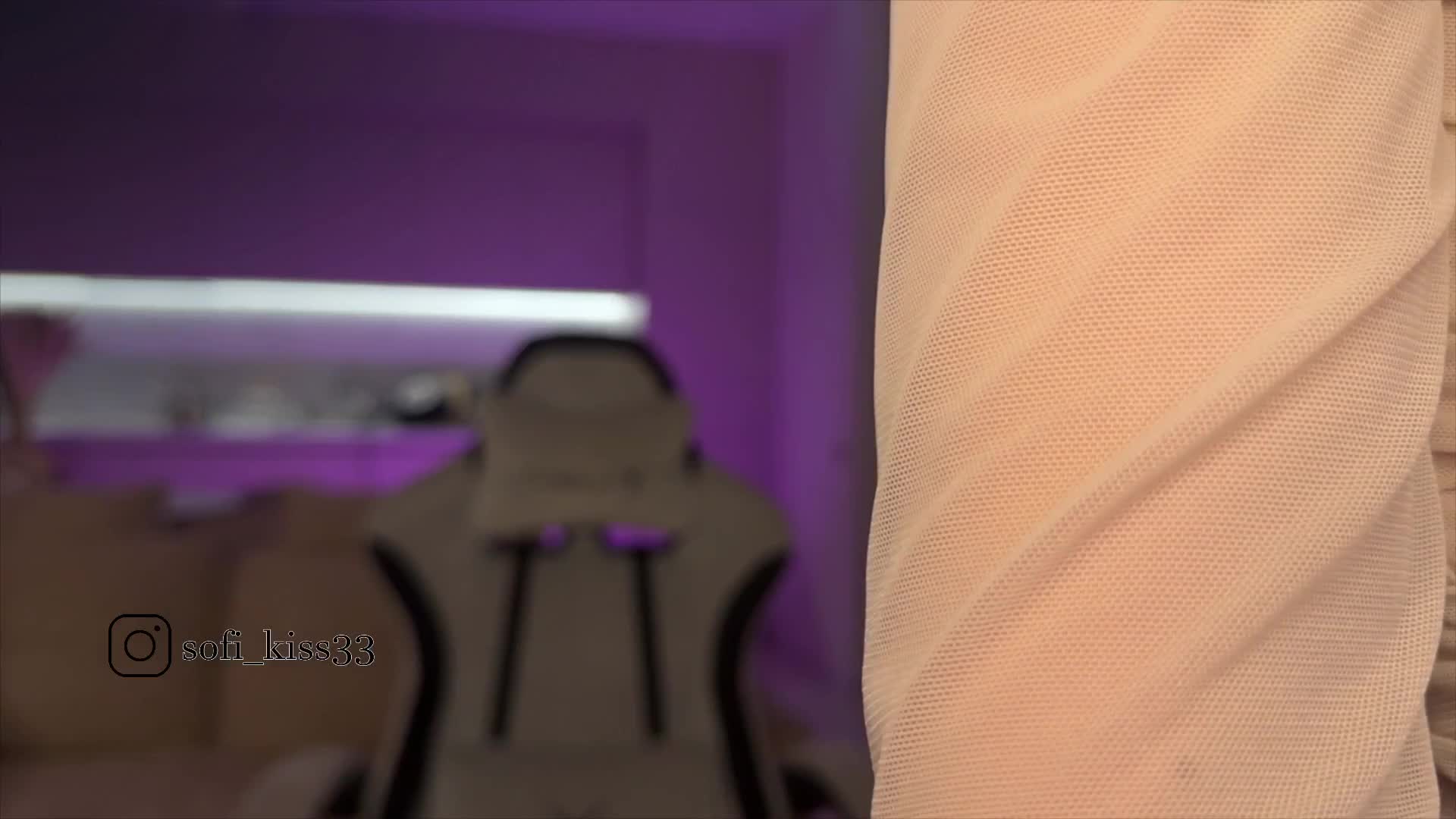 Sofi-Mi Cam Model Chat October 29, 2025