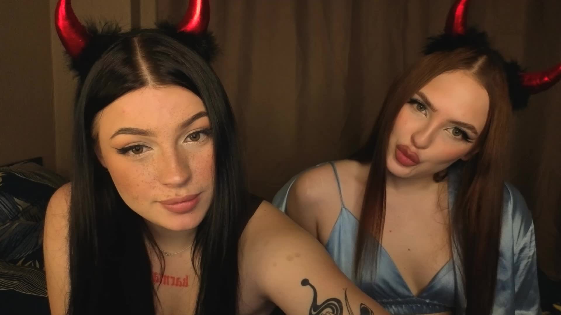 LisaAndDenis Cam Model Chat October 29, 2025