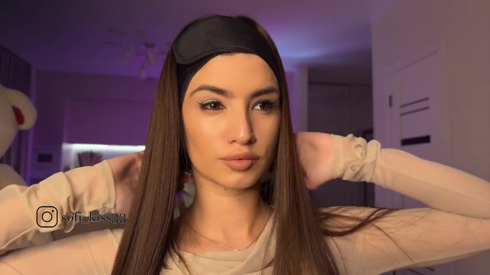 Sofi-Mi Cam Model Chat October 29, 2025