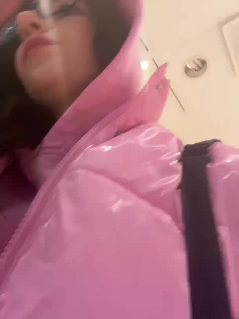 Kris_Lil Cam Model Chat October 29, 2025