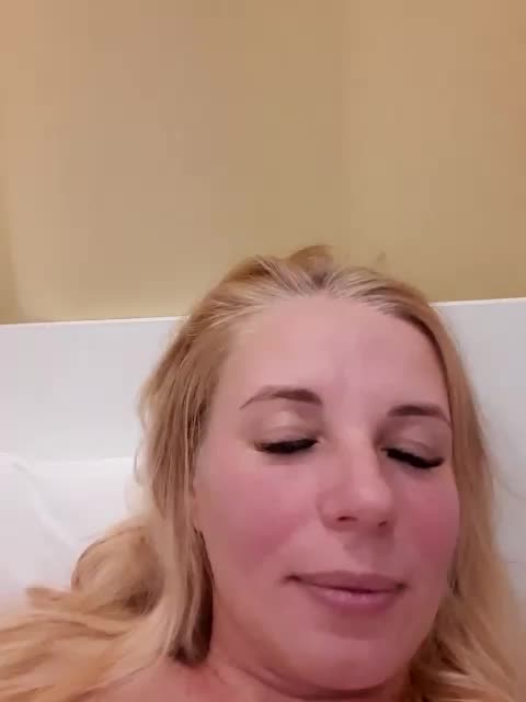 -nelya- Cam Model Chat October 29, 2025