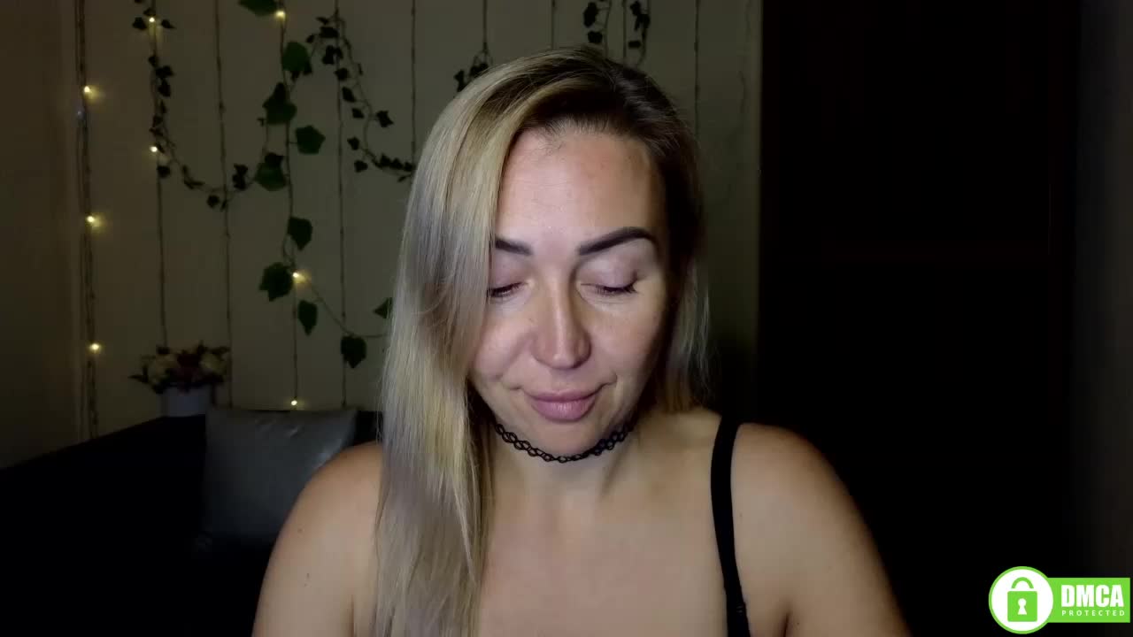 Jullyblondkiss Cam Model Chat October 29, 2025