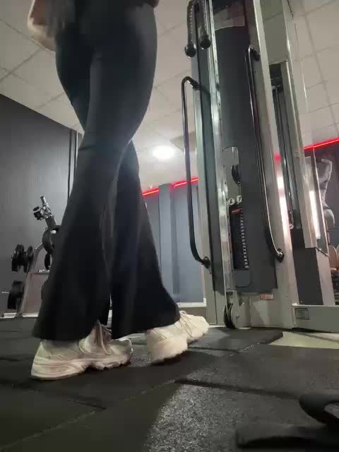 Liana-fit8 Cam Model Chat October 29, 2025