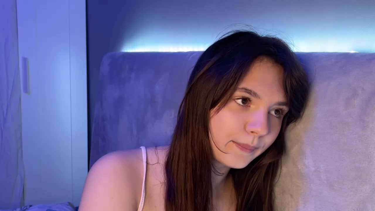 AlisaRichGold Cam Model Chat October 29, 2025