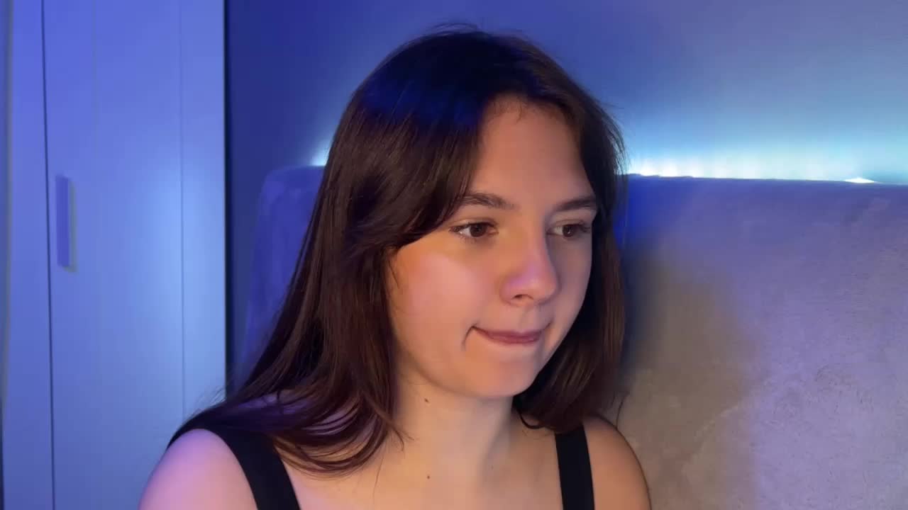 AlisaRichGold Cam Model Chat October 29, 2025