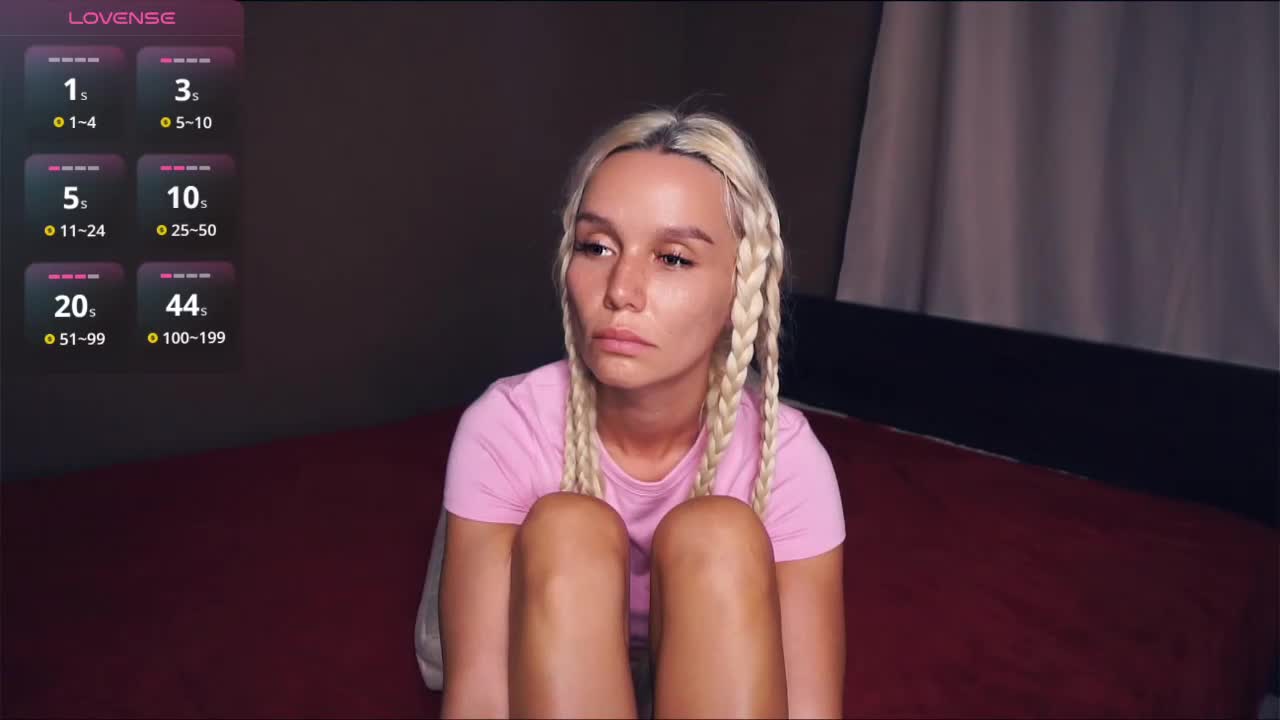 gwenbudlong Cam Model Chat October 29, 2025