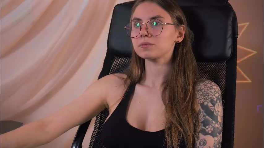 _lovelylove_ Cam Model Chat October 29, 2025