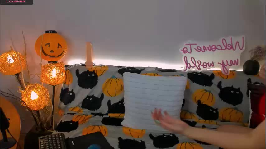 lucia_lucky Cam Model Chat October 29, 2025