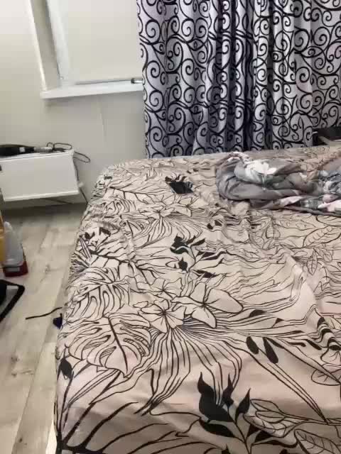 Oyster-lemon Cam Model Chat October 29, 2025