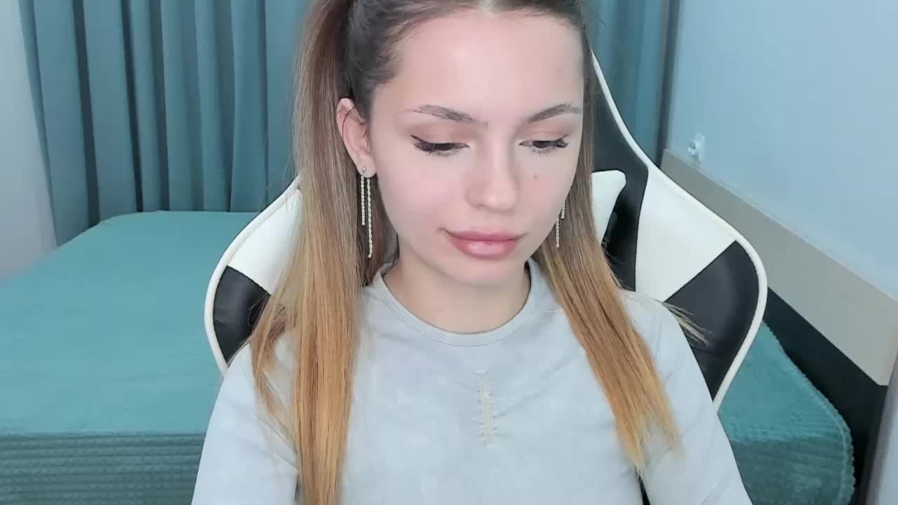 EmiMe Cam Model Chat October 29, 2025