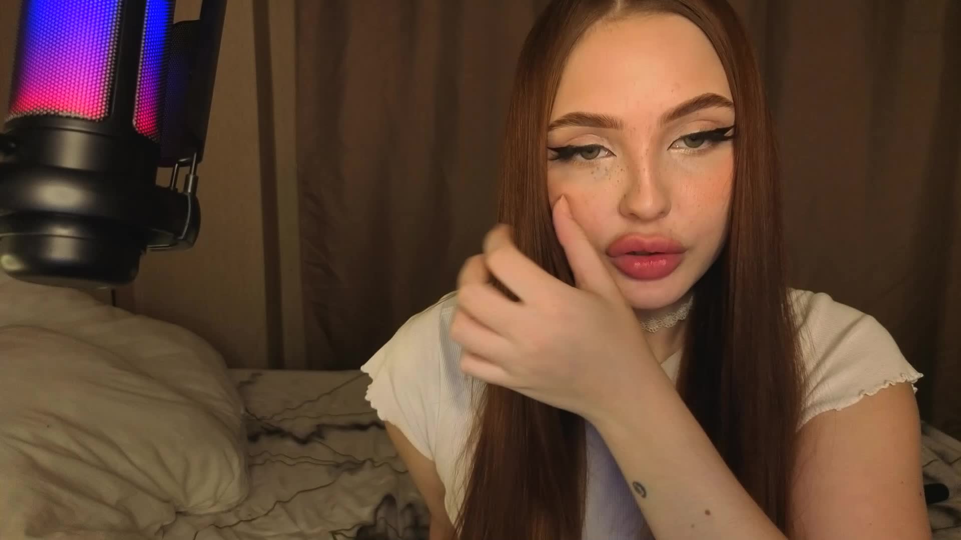 LisaAndDenis Cam Model Chat October 29, 2025