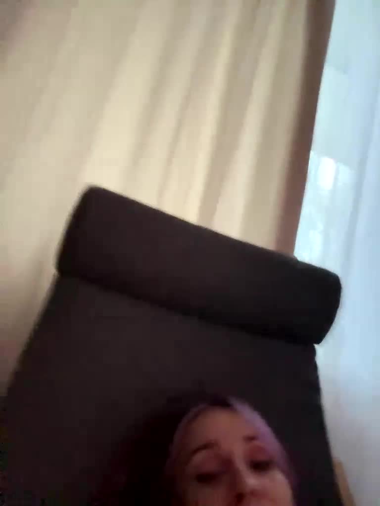 VIP17CoupleDream Cam Model Chat October 29, 2025