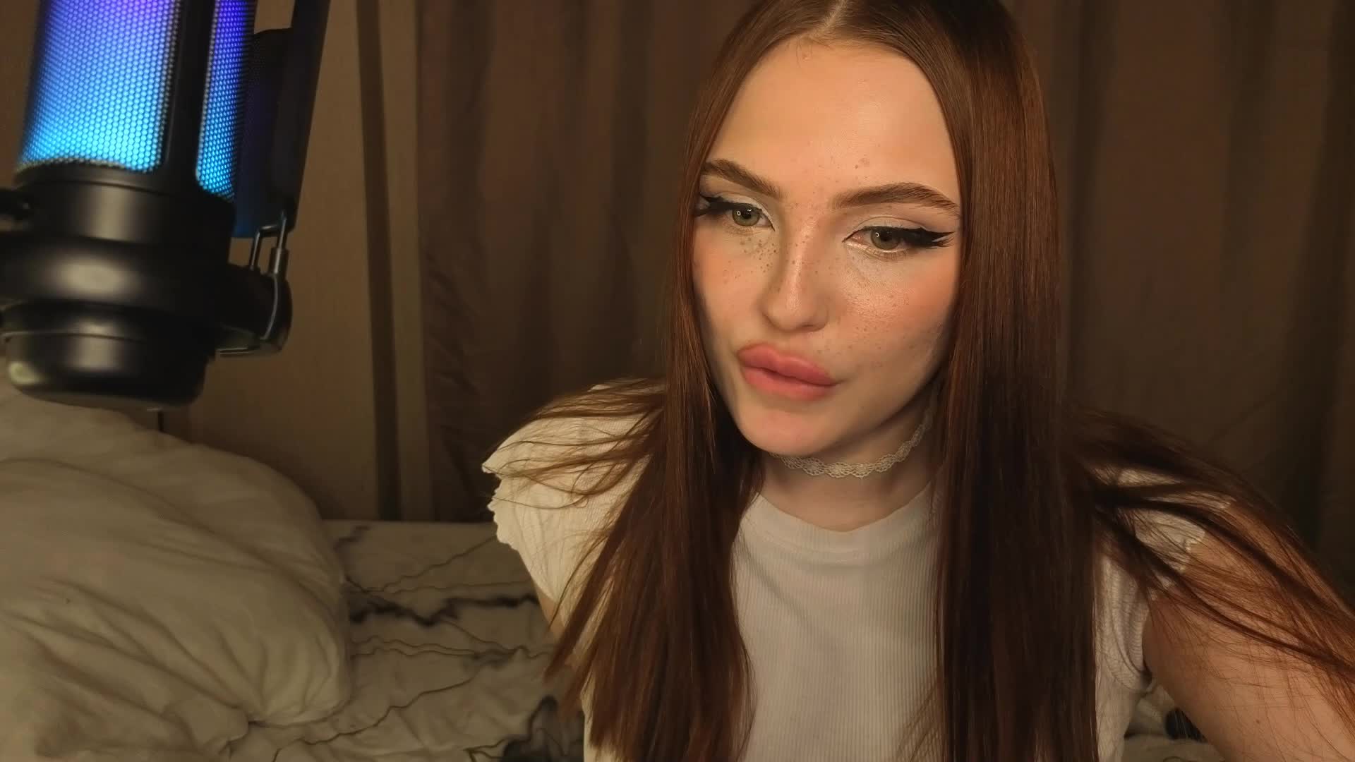 LisaAndDenis Cam Model Chat October 29, 2025