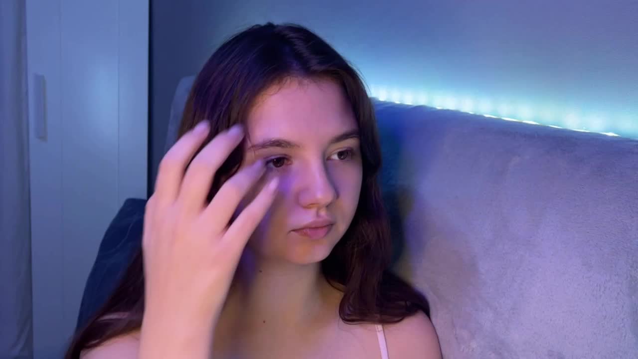 AlisaRichGold Cam Model Chat October 29, 2025