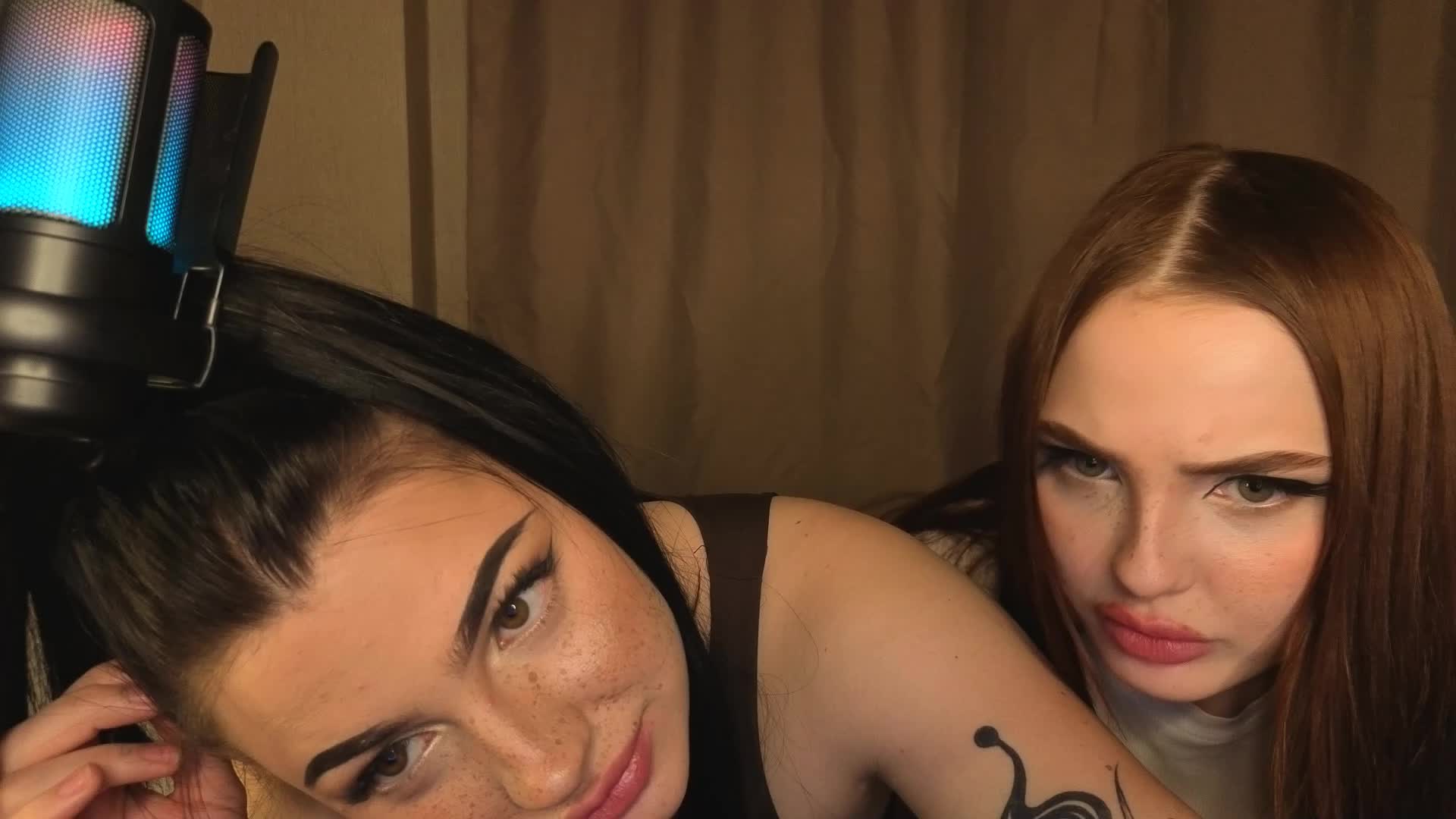 LisaAndDenis Cam Model Chat October 29, 2025