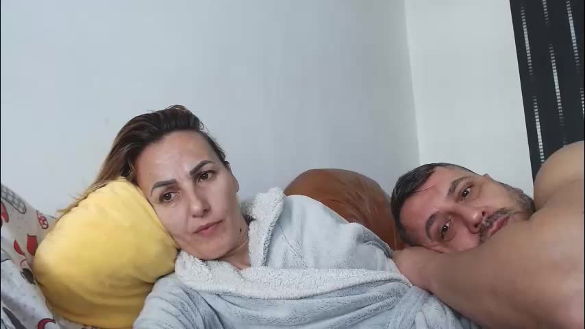 no_limit_coupl3 Cam Model Chat October 29, 2025