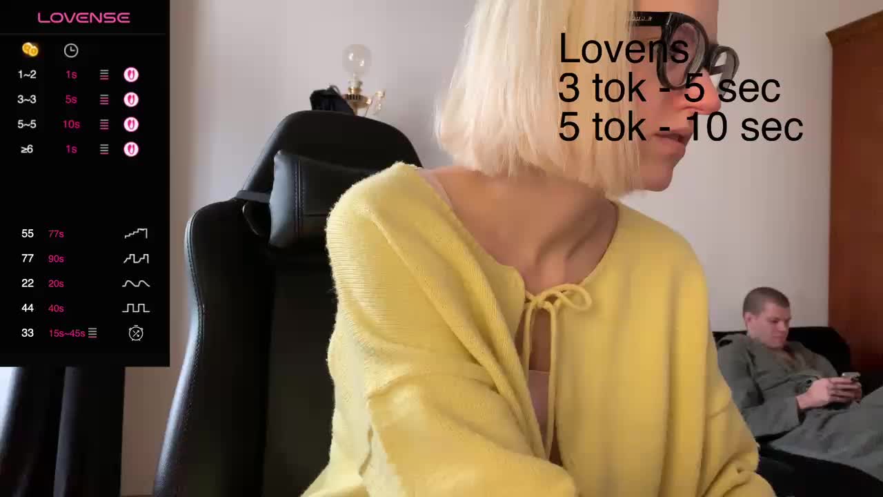 Sexy-Sweets Cam Model Chat October 29, 2025