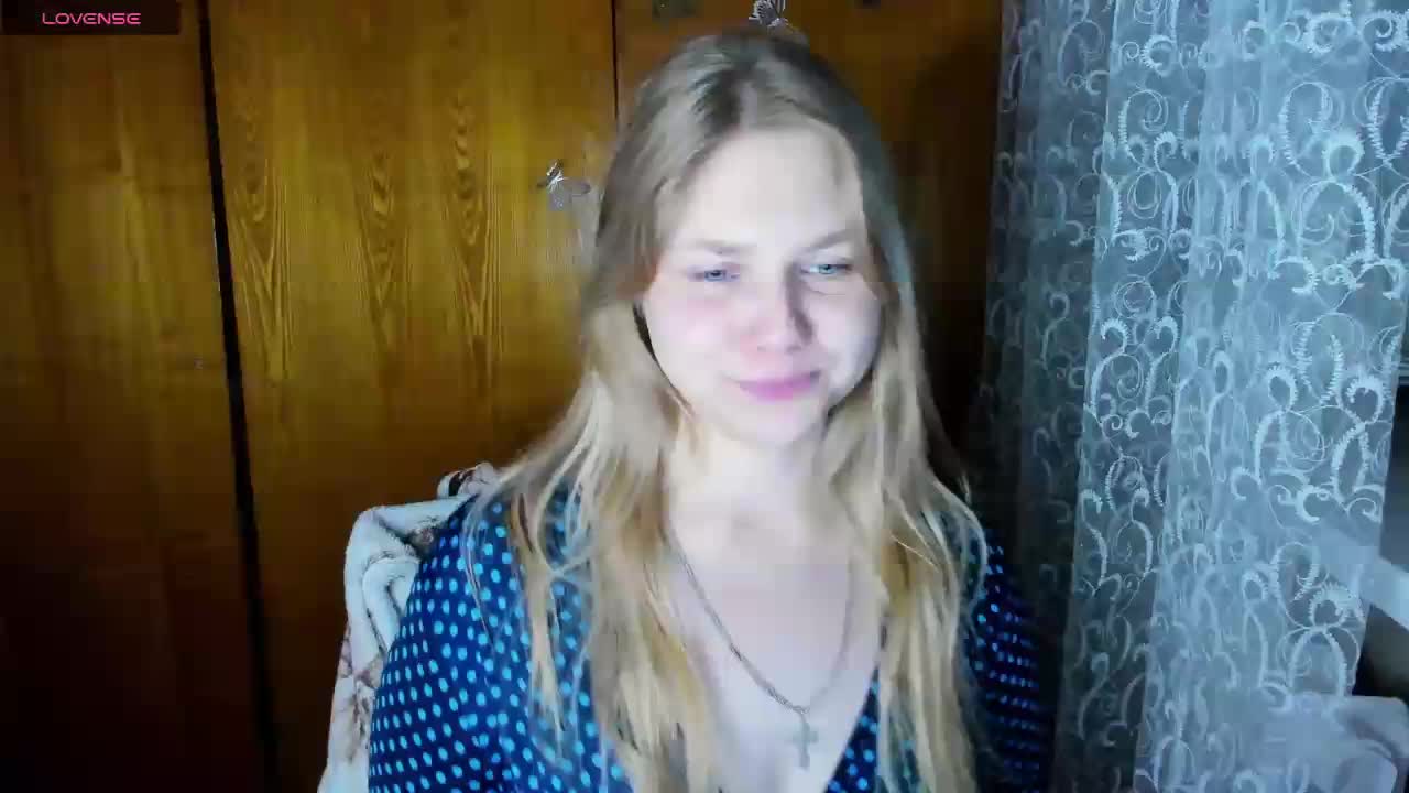 Emma-Frizea Cam Model Chat October 29, 2025