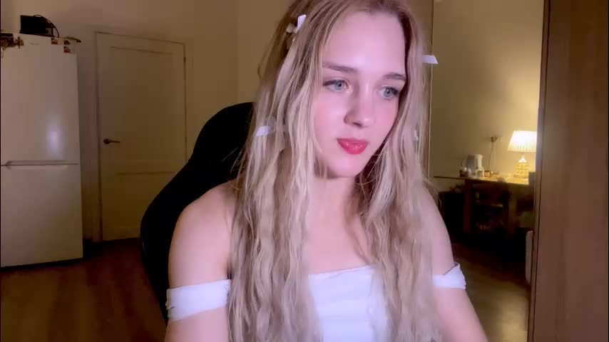 sailormoon666_ Cam Model Chat October 29, 2025