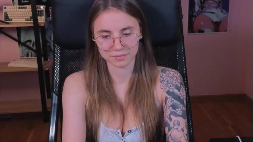 _lovelylove_ Cam Model Chat October 29, 2025