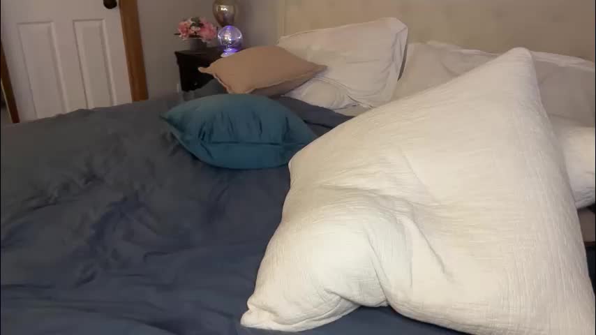 officiallyonlytams Cam Model Chat October 29, 2025