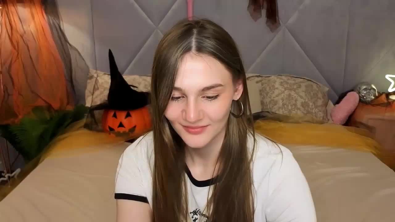 DiamondGoldie Cam Model Chat October 29, 2025