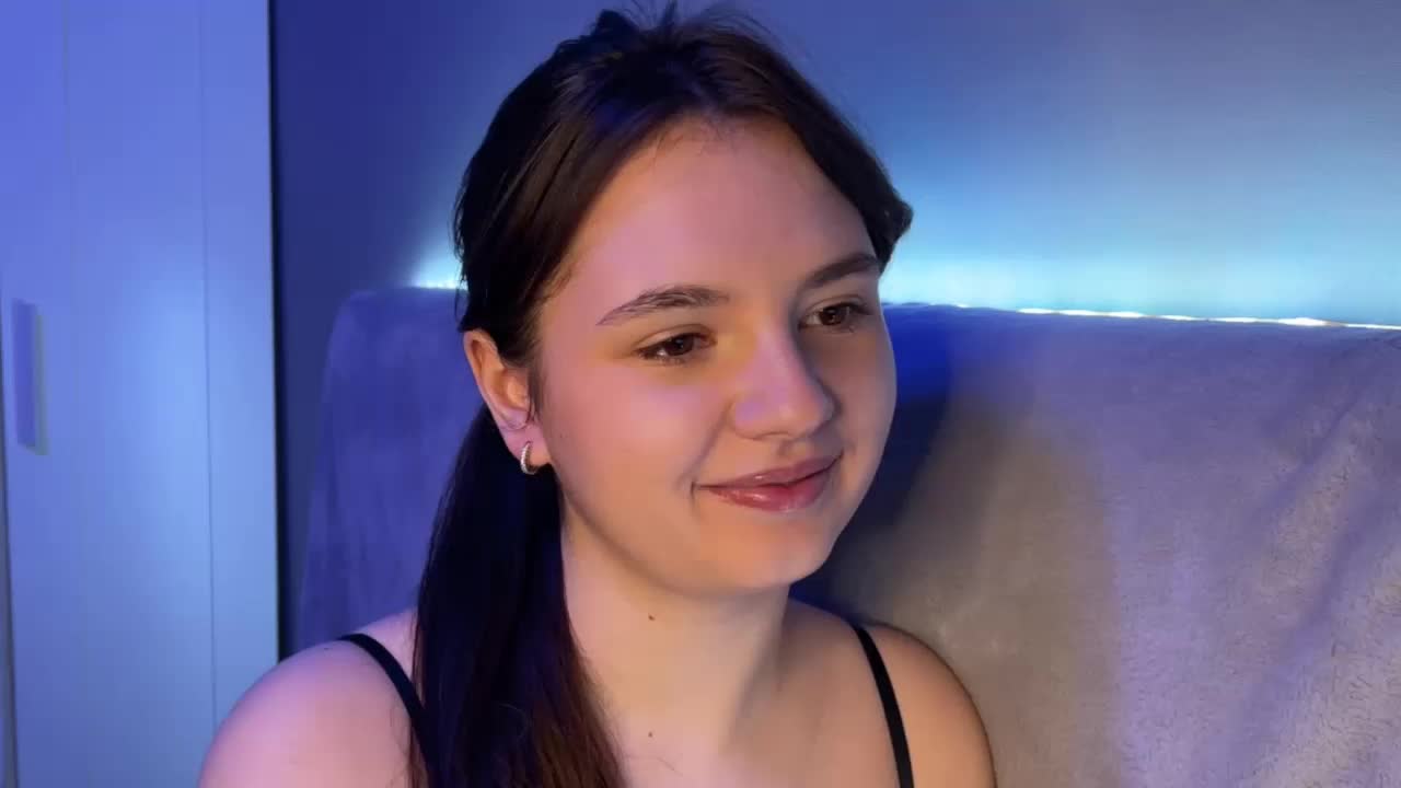 AlisaRichGold Cam Model Chat October 29, 2025