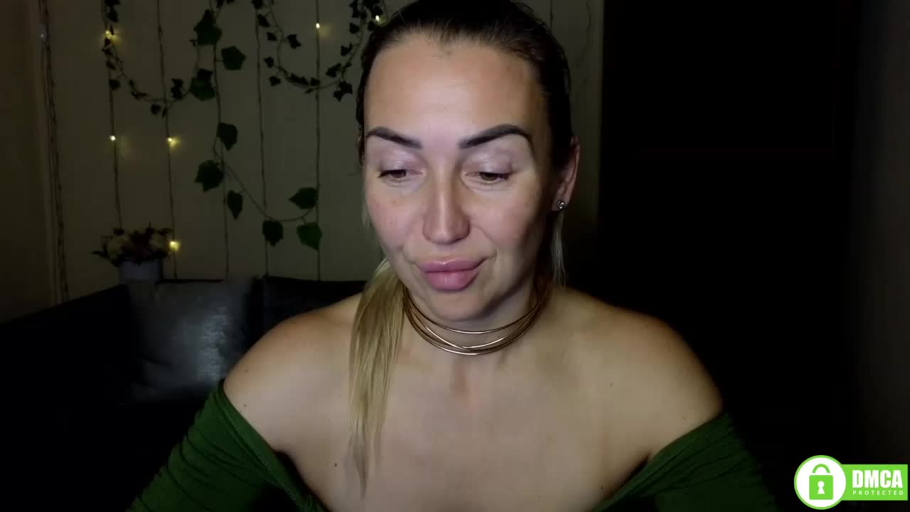 Jullyblondkiss Cam Model Chat October 29, 2025