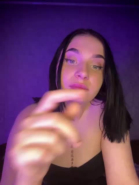 22Alaska22 Cam Model Chat October 29, 2025