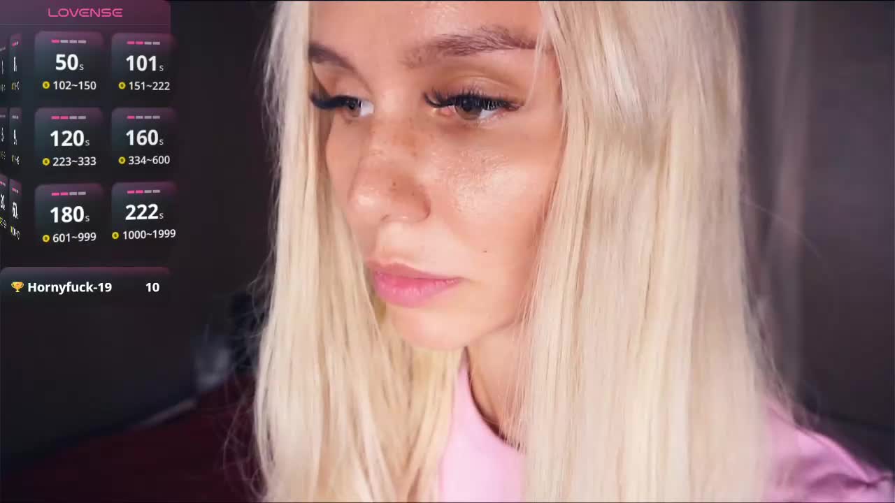 gwenbudlong Cam Model Chat October 29, 2025