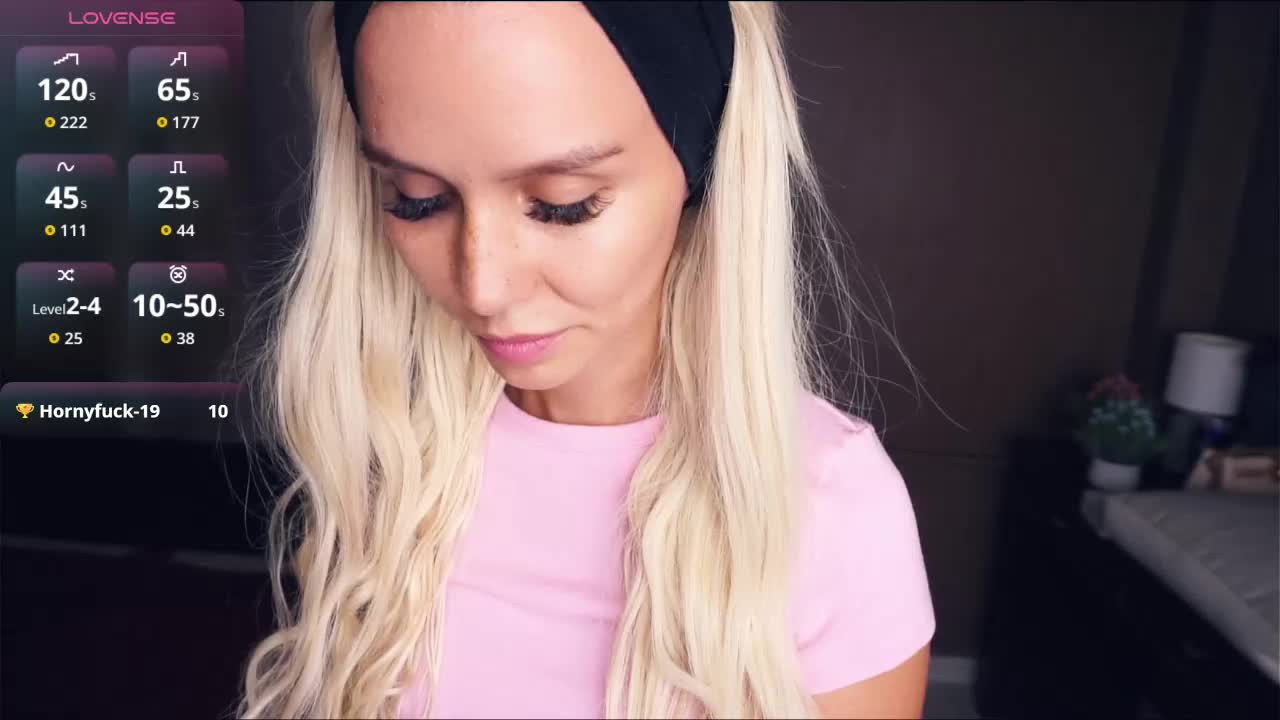 gwenbudlong Cam Model Chat October 29, 2025