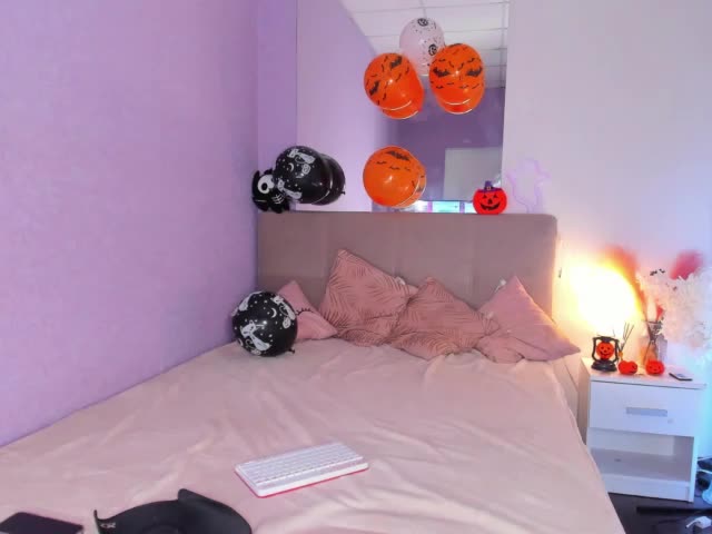 NikkiBust Cam Model Chat October 29, 2025