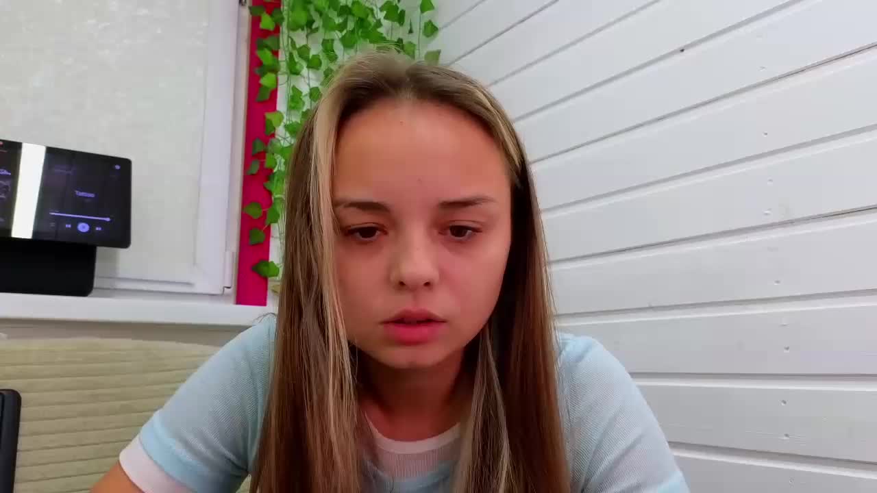 misss-vikki Cam Model Chat October 29, 2025