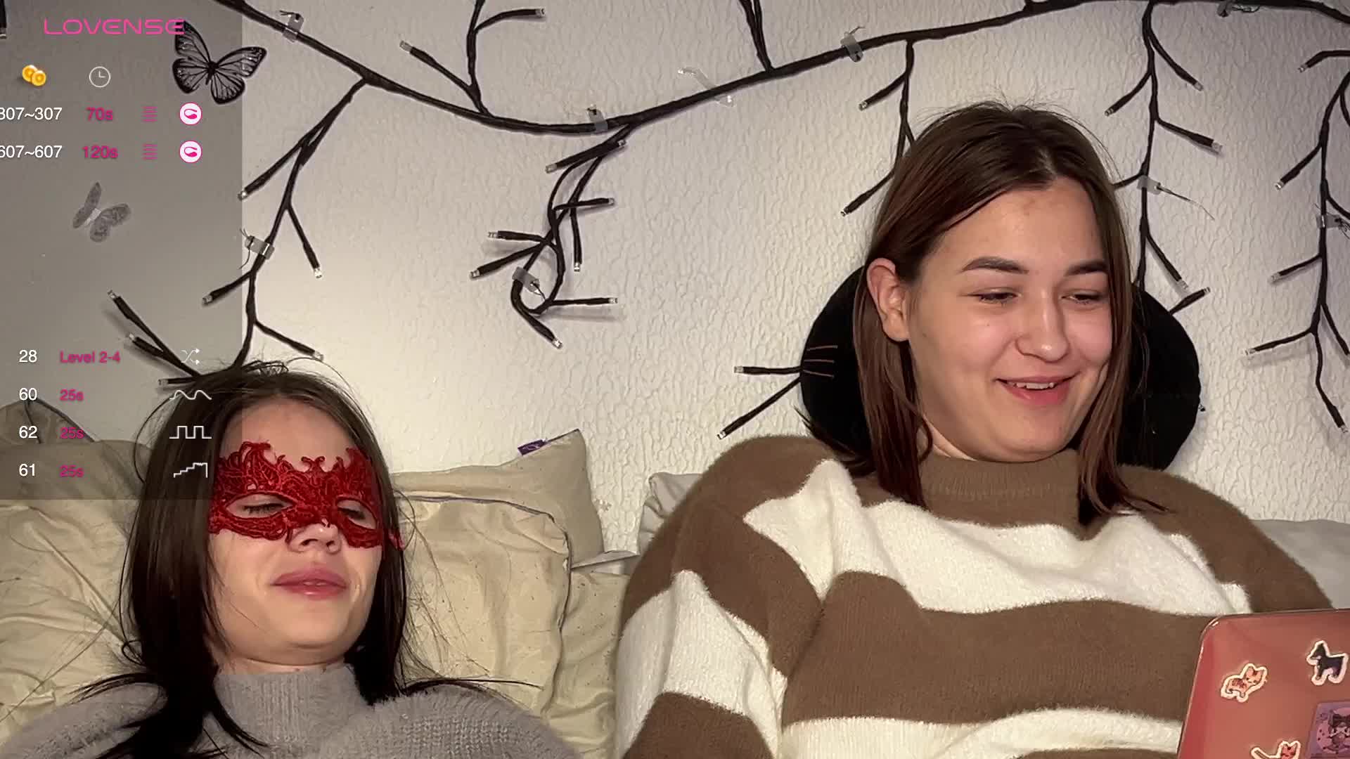 ZoyaVikki Cam Model Chat October 29, 2025