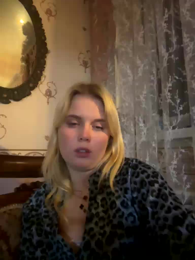 Pionchick Cam Model Chat October 29, 2025