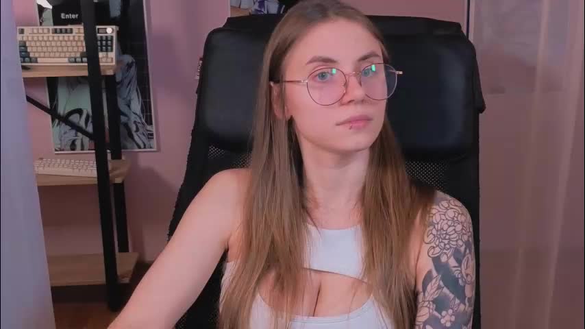 _lovelylove_ Cam Model Chat October 29, 2025