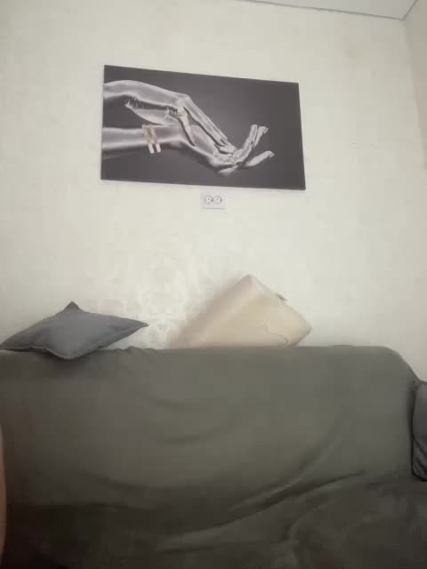 Bliss_3 Cam Model Chat October 29, 2025