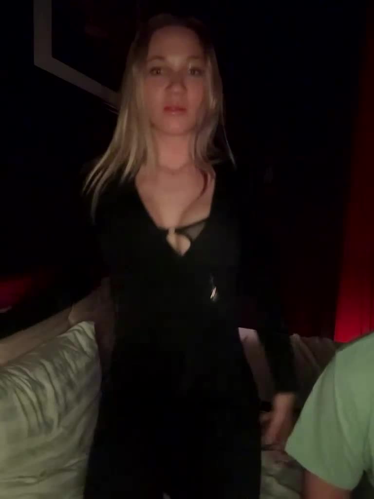 MokoMila Cam Model Chat October 29, 2025