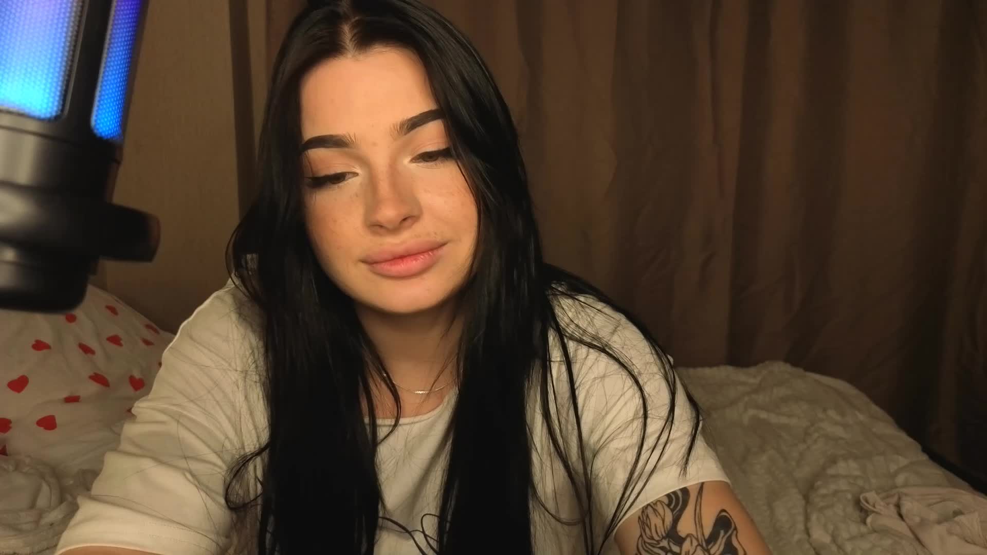 LisaAndDenis Cam Model Chat October 29, 2025