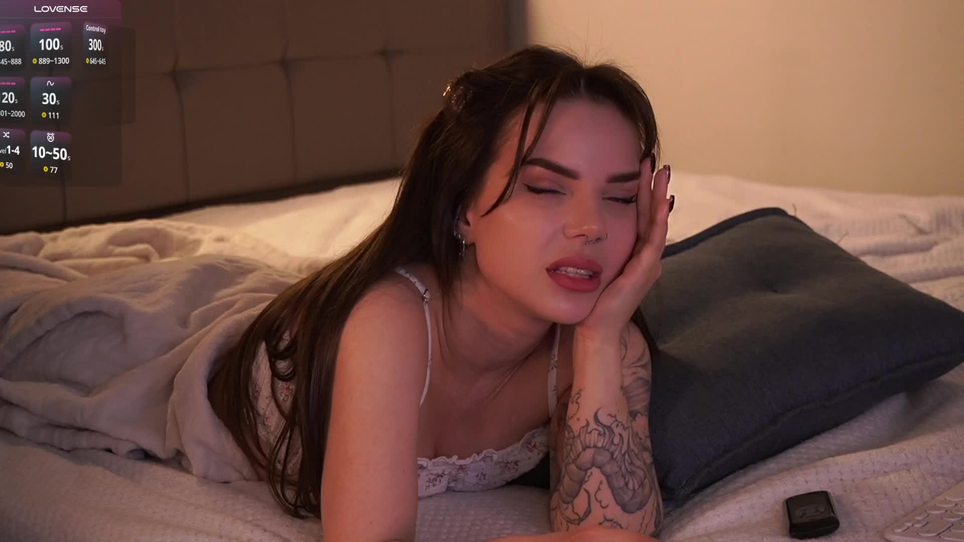 MiniNika Cam Model Chat October 29, 2025