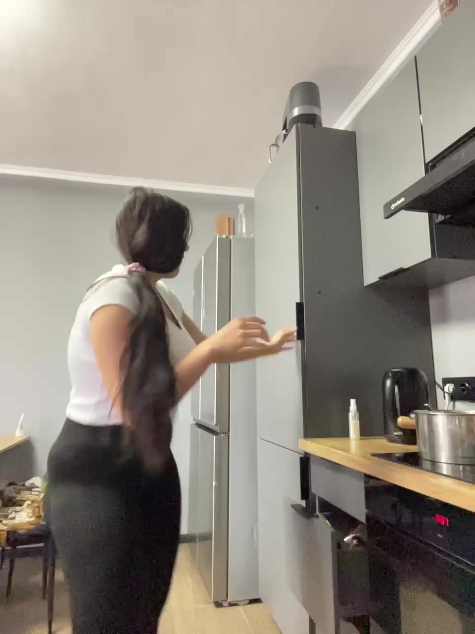 Potifays Cam Model Chat October 29, 2025