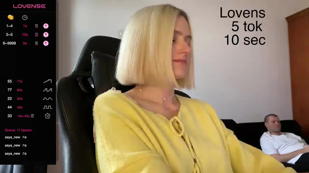 Sexy-Sweets Cam Model Chat October 29, 2025