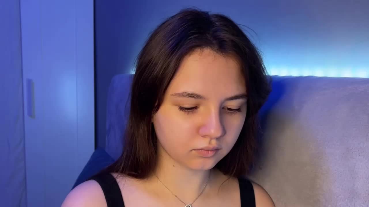 AlisaRichGold Cam Model Chat October 29, 2025