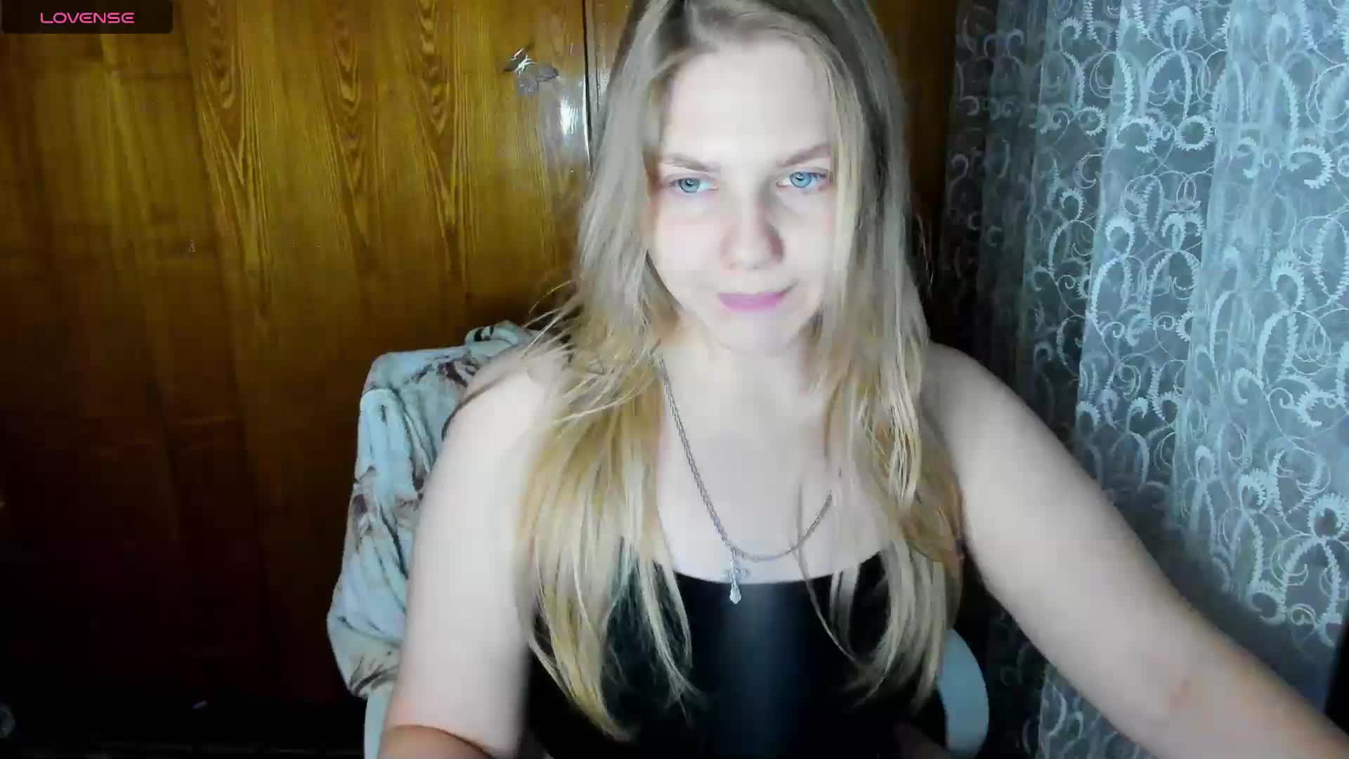 Emma-Frizea Cam Model Chat October 29, 2025