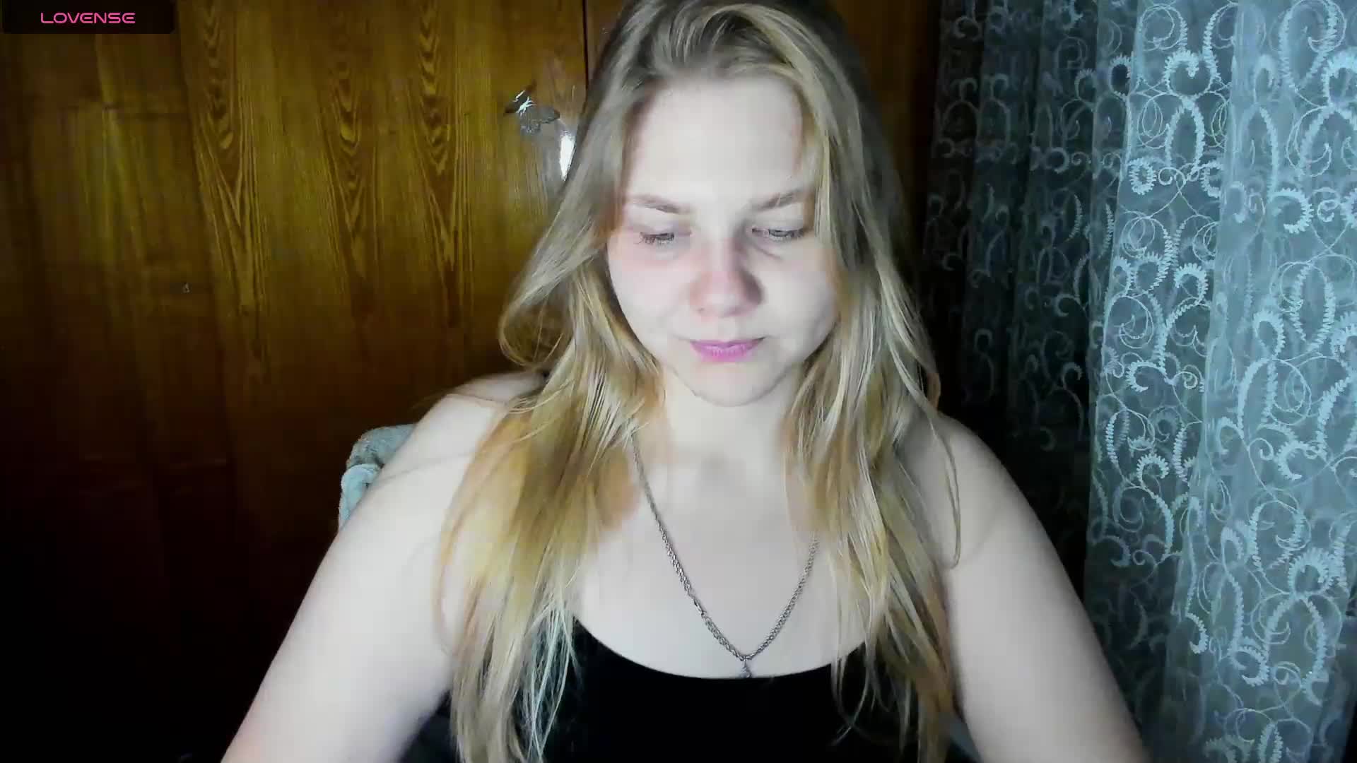 Emma-Frizea Cam Model Chat October 29, 2025