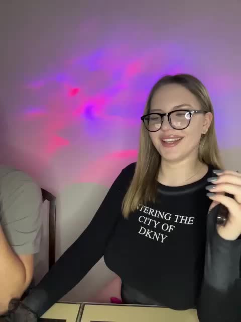 Cris_Mi Cam Model Chat October 29, 2025